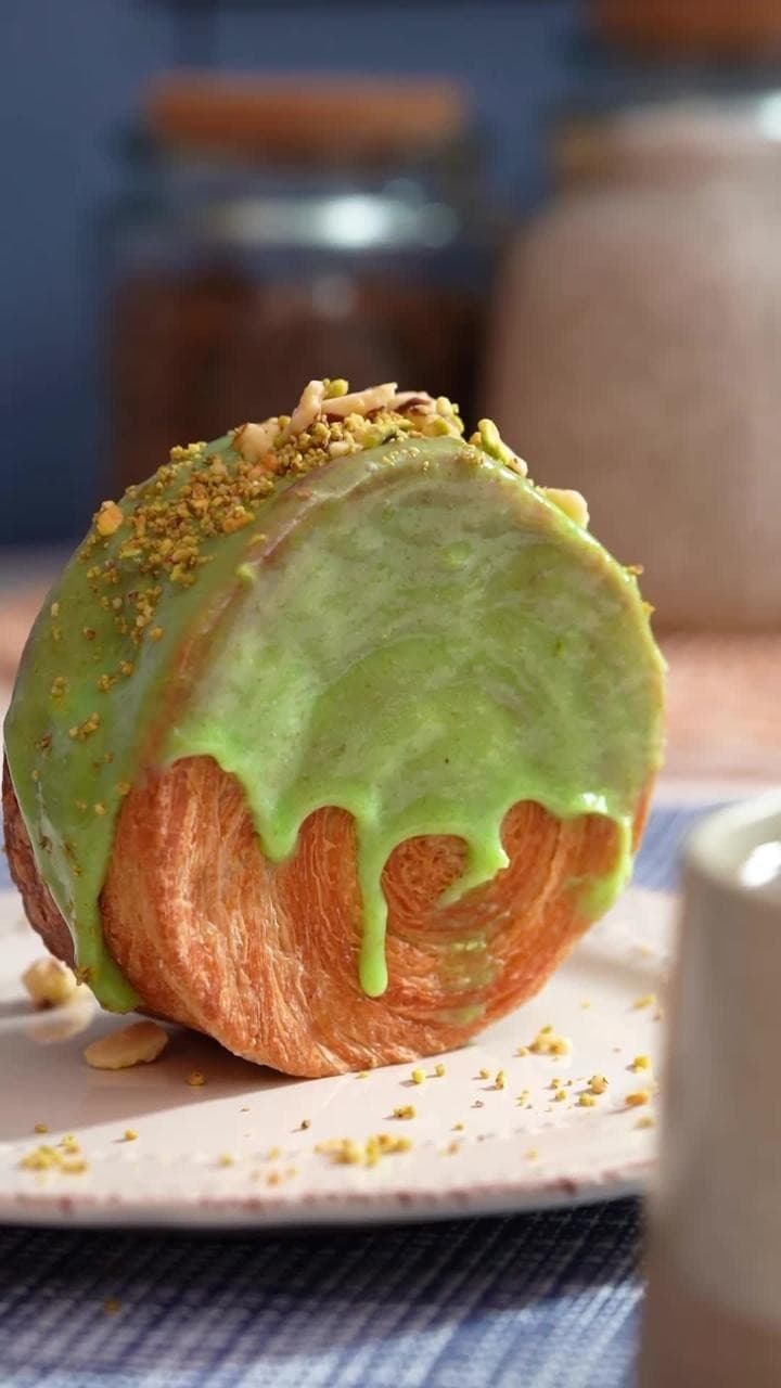 Croissant Roll Pistacho